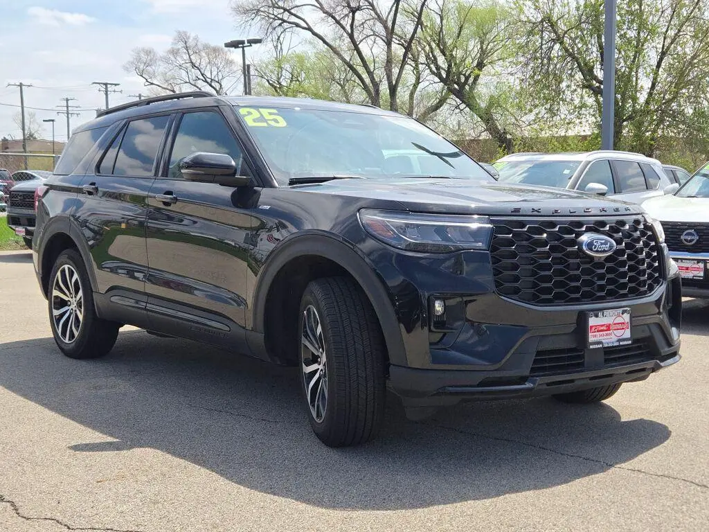 2025 Ford Explorer ST-Line